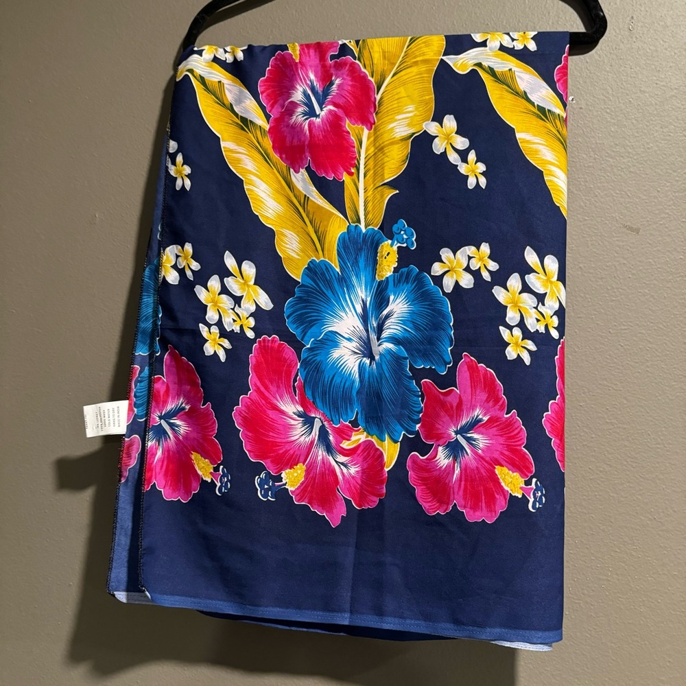 Unity Trading Hawaii One Size Fits All Floral Scarf